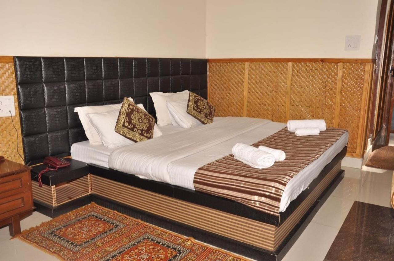 Himalaya Mount View Resort Kausani Eksteriør billede