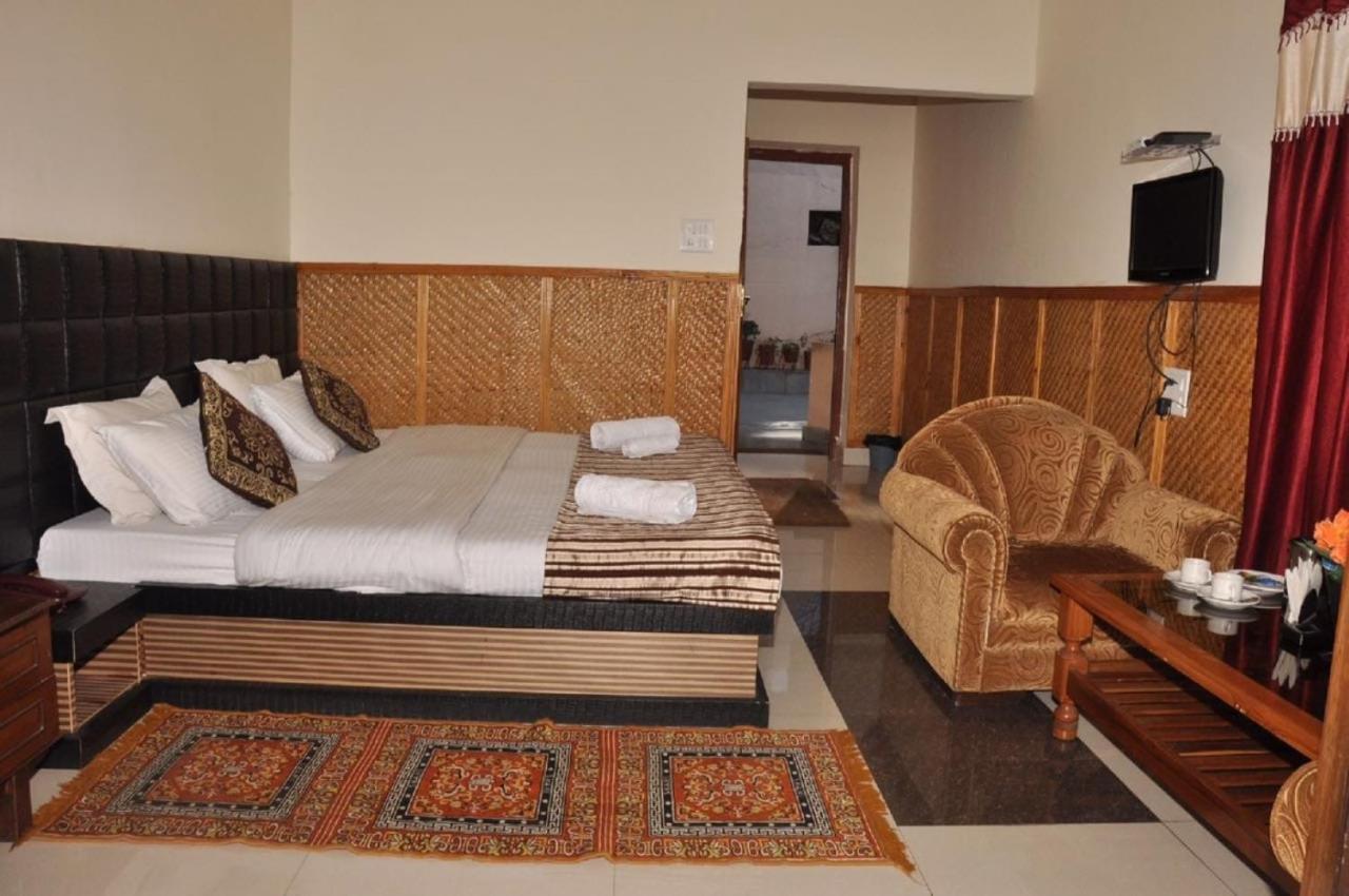 Himalaya Mount View Resort Kausani Eksteriør billede
